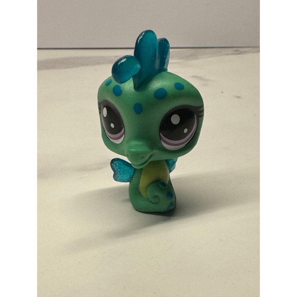 LPS Littlest Pet Shop Sara Seahopper Seahorse Cabin Crew Series 1
